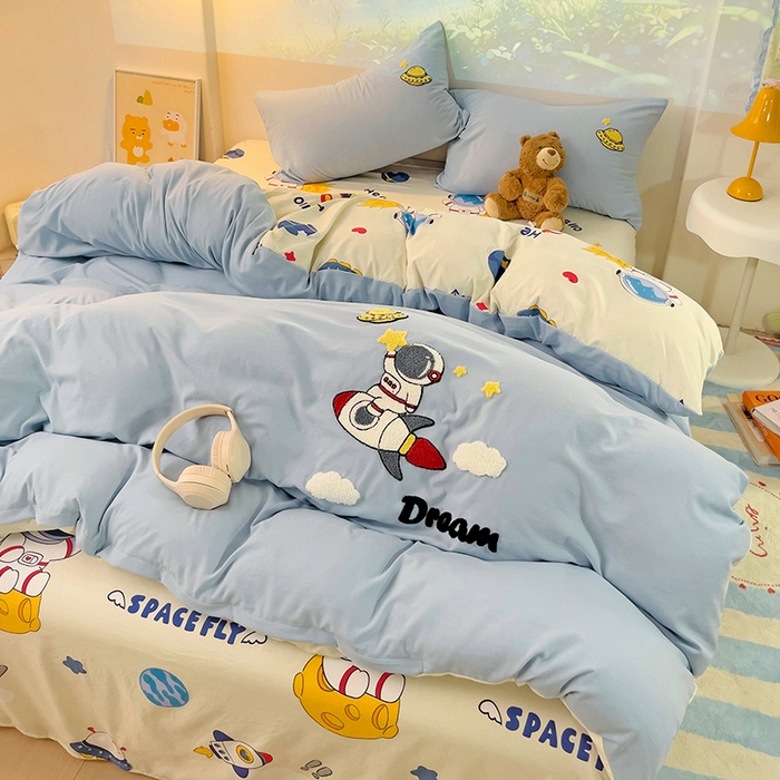 91家纺网 家纺一手货源 找家纺 云木里 2025新款云朵棉毛巾绣印花四件套 奇妙宇航员