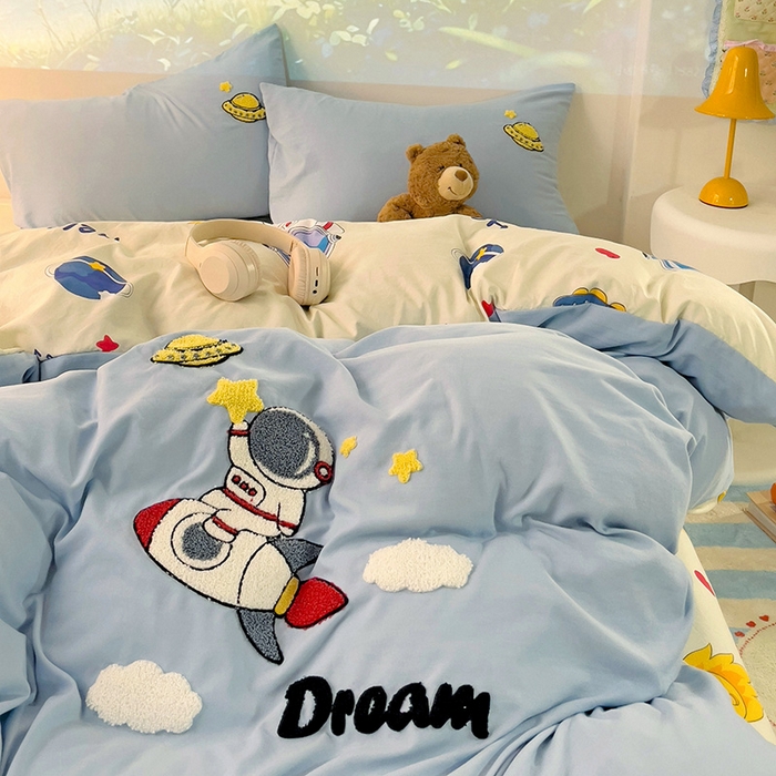 91家纺网 家纺一手货源 找家纺 云木里 2025新款云朵棉毛巾绣印花四件套 奇妙宇航员