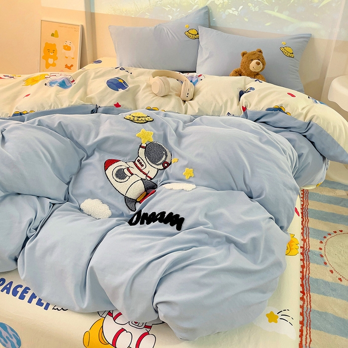 91家纺网 家纺一手货源 找家纺 云木里 2025新款云朵棉毛巾绣印花四件套 奇妙宇航员