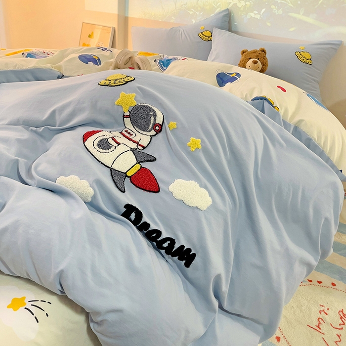 91家纺网 家纺一手货源 找家纺 云木里 2025新款云朵棉毛巾绣印花四件套 奇妙宇航员