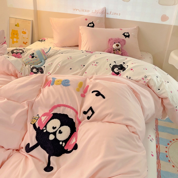 91家纺网 家纺一手货源 找家纺 云木里 2025新款云朵棉毛巾绣印花四件套 音乐煤球