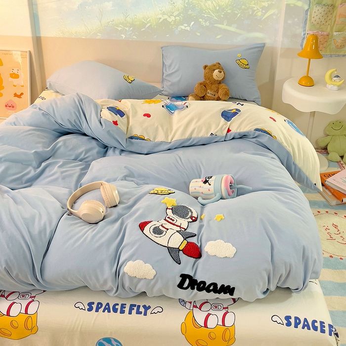 91家纺网 家纺一手货源 找家纺 云木里 2025新款云朵棉毛巾绣印花四件套 奇妙宇航员