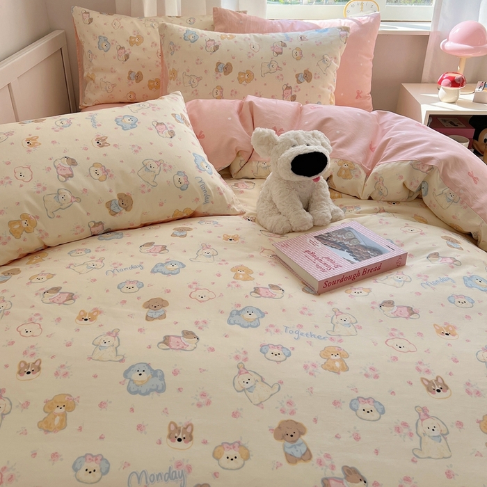 91家纺网 家纺一手货源 找家纺 瑞莱 2023新款13372全棉印花单被套 狗狗家族（粉）