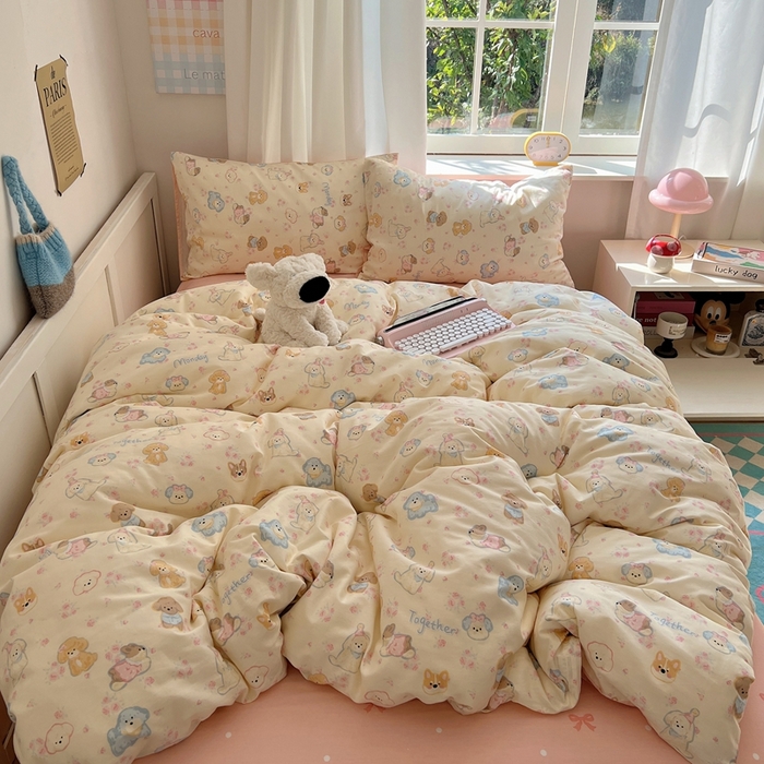 91家纺网 家纺一手货源 找家纺 瑞莱 2023新款13372全棉印花单被套 狗狗家族（粉）