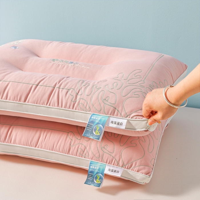 91家纺网 家纺一手货源 找家纺 橘夏家纺 2025新款刺绣款超柔软枕头枕芯家用单个成人护颈椎助深度睡眠枕头枕芯 粉玉 48x74cm/只