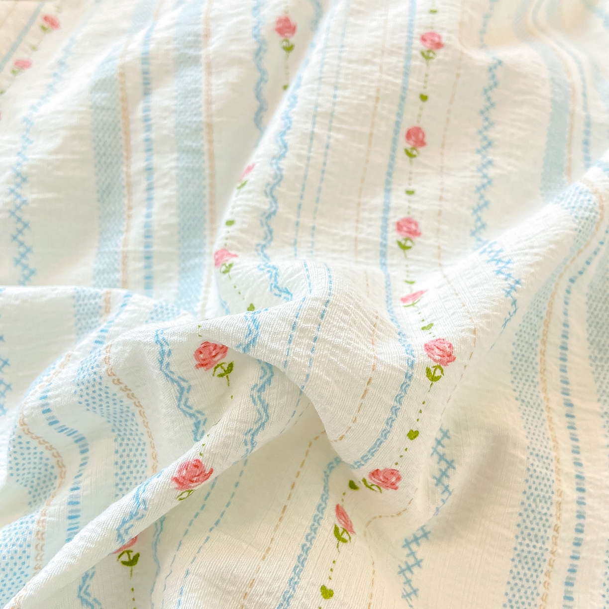 91家纺网 家纺一手货源 找家纺 眠势力 2025新款双层纱学生三件套宿舍上下铺套件ins奶油风云感四件套 一路生花