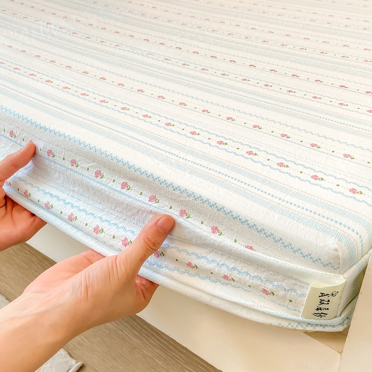 91家纺网 家纺一手货源 找家纺 眠势力 2025新款双层纱学生三件套宿舍上下铺套件ins奶油风云感四件套 一路生花