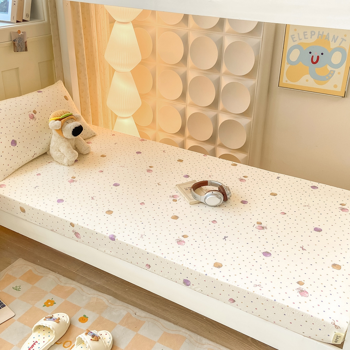 91家纺网 家纺一手货源 找家纺 眠势力 2025新款双层纱学生三件套宿舍上下铺套件ins奶油风云感四件套 点点草莓