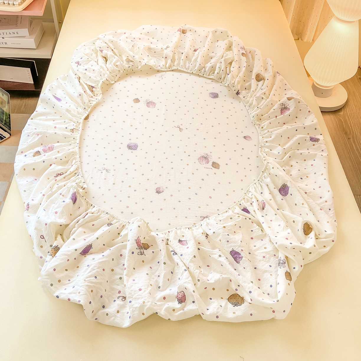 91家纺网 家纺一手货源 找家纺 眠势力 2025新款双层纱学生三件套宿舍上下铺套件ins奶油风云感四件套 点点草莓