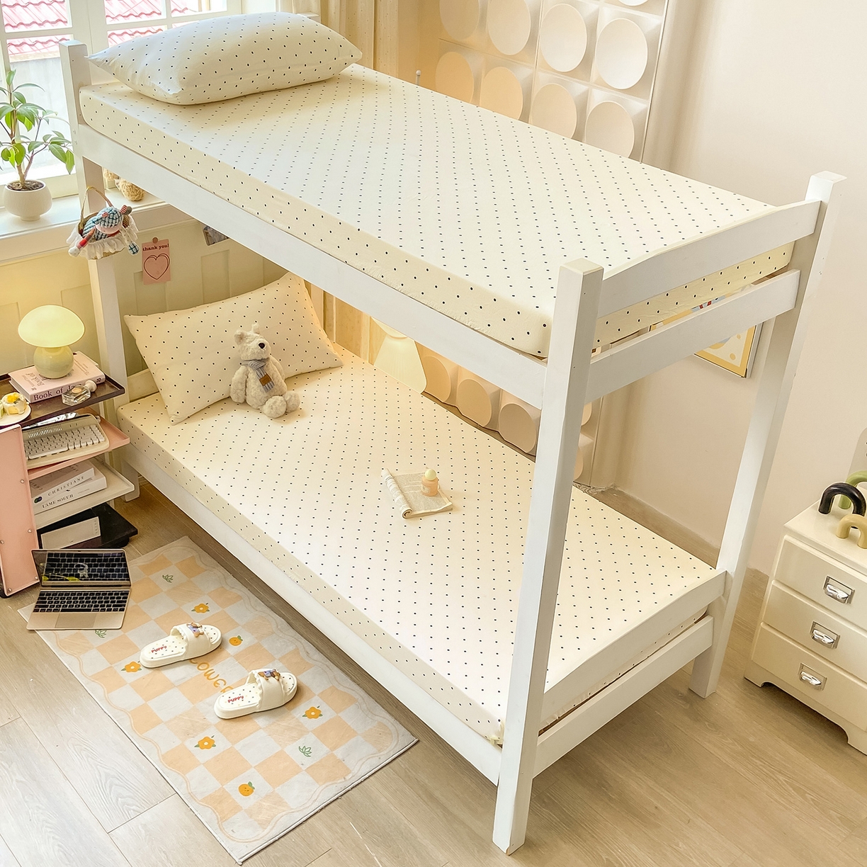 91家纺网 家纺一手货源 找家纺 眠势力 2025新款双层纱学生三件套宿舍上下铺套件ins奶油风云感四件套 极简波点