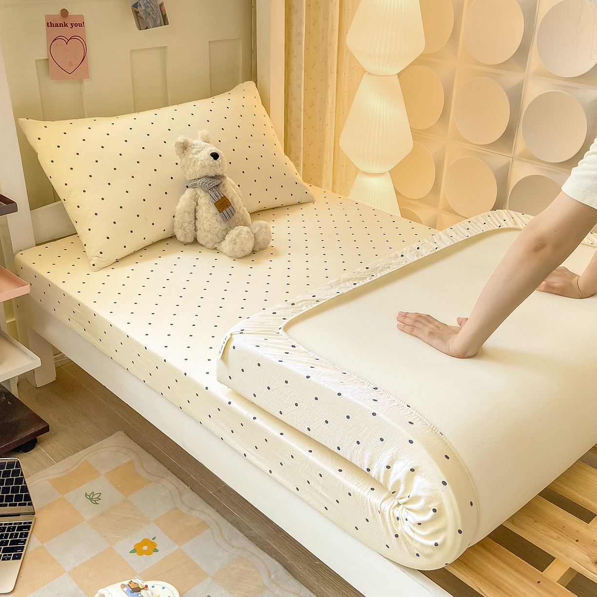 91家纺网 家纺一手货源 找家纺 眠势力 2025新款双层纱学生三件套宿舍上下铺套件ins奶油风云感四件套 极简波点