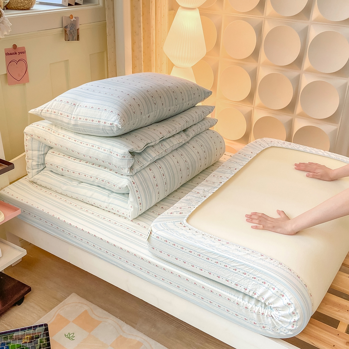 91家纺网 家纺一手货源 找家纺 眠势力 2025新款双层纱学生三件套宿舍上下铺套件ins奶油风云感四件套 一路生花