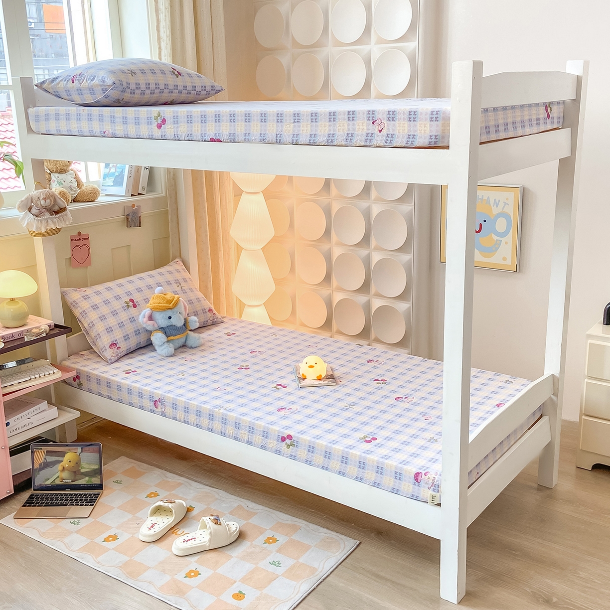 91家纺网 家纺一手货源 找家纺 眠势力 2025新款双层纱学生三件套宿舍上下铺套件ins奶油风云感四件套 甜樱蜜语