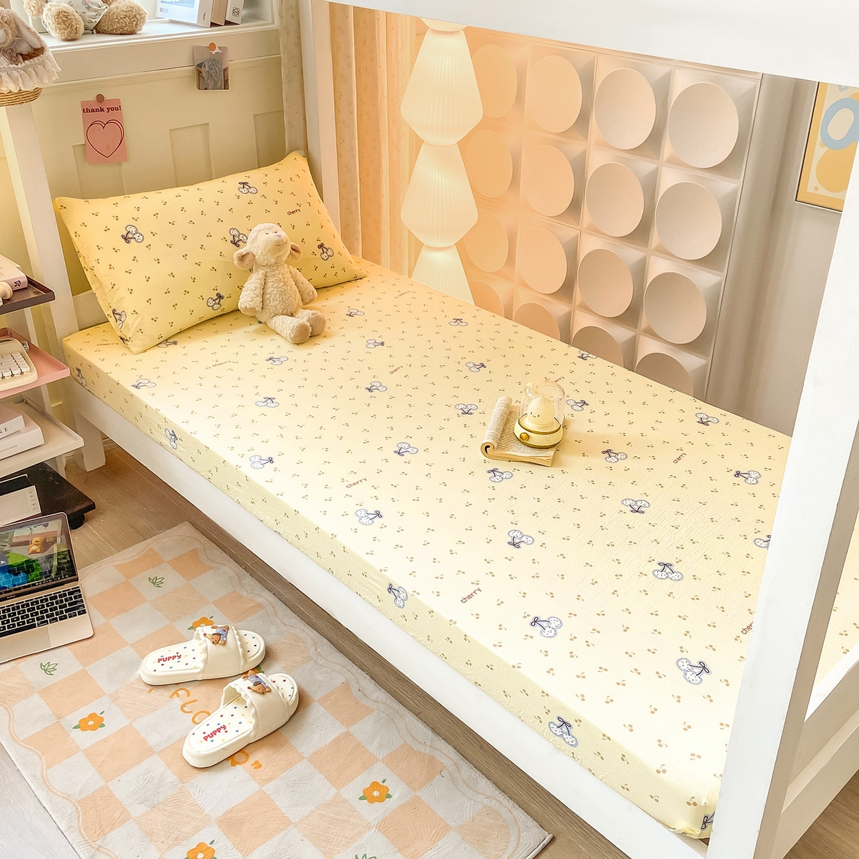 91家纺网 家纺一手货源 找家纺 眠势力 2025新款双层纱学生三件套宿舍上下铺套件ins奶油风云感四件套 樱桃丸子