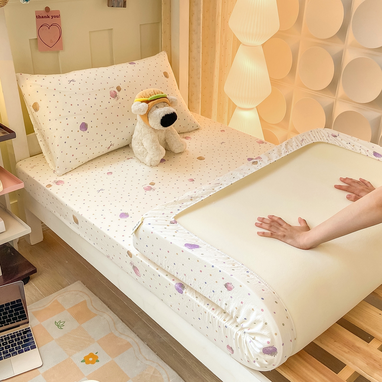 91家纺网 家纺一手货源 找家纺 眠势力 2025新款双层纱学生三件套宿舍上下铺套件ins奶油风云感四件套 点点草莓