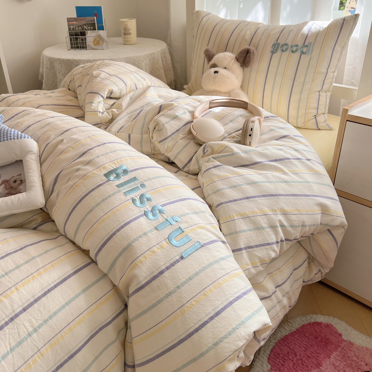 91家纺网 家纺一手货源 找家纺 丽涵家纺 2025新款色织水洗棉刺绣学生三件套 韵律-紫