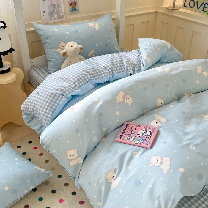 91家纺网 家纺一手货源 找家纺 吉象家纺 2025新款12868高支密全棉印花学生季三件套 蓝色泡芙狗