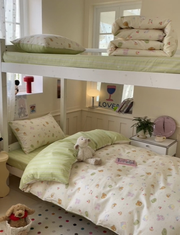 91家纺网 家纺一手货源 找家纺 吉象家纺 2025新款12868高支密全棉印花学生季三件套 彩色小萌宠