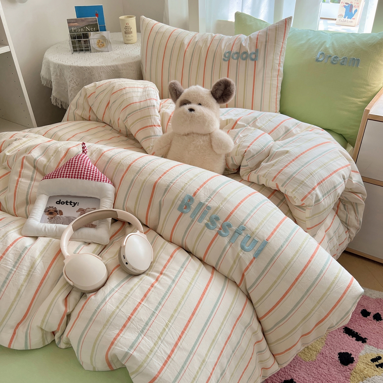 91家纺网 家纺一手货源 找家纺 丽涵家纺 2025新款色织水洗棉刺绣学生三件套 韵律-绿