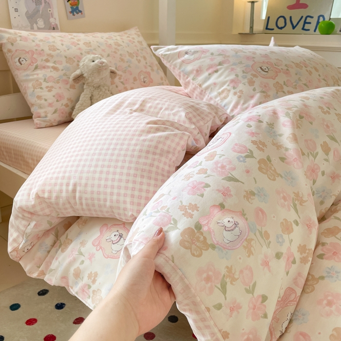 91家纺网 家纺一手货源 找家纺 吉象家纺 2025新款12868高支密全棉印花学生季三件套 奶萌兔