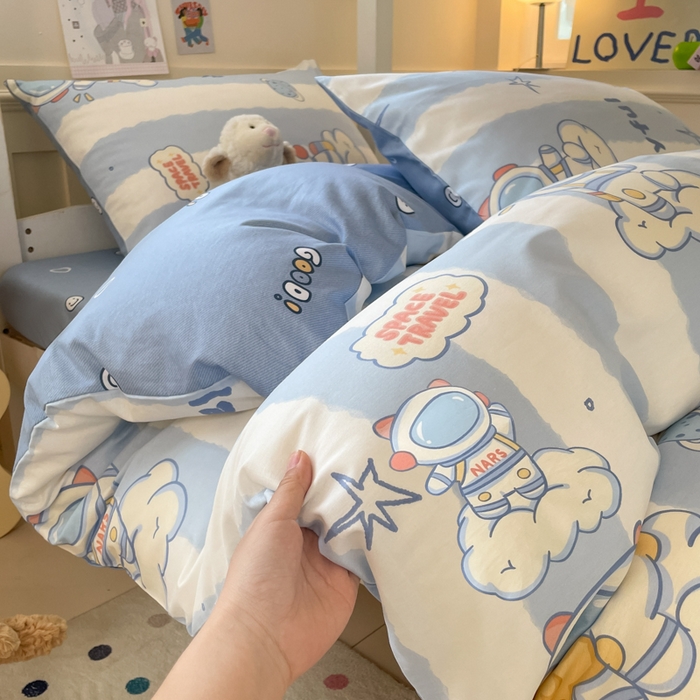 91家纺网 家纺一手货源 找家纺 吉象家纺 2025新款12868高支密全棉印花学生季三件套 遨游星际