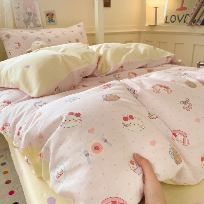 91家纺网 家纺一手货源 找家纺 吉象家纺 2025新款12868高支密全棉印花学生季三件套 爱心猫咪酱