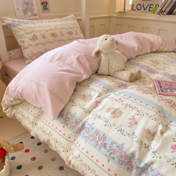 91家纺网 家纺一手货源 找家纺 吉象家纺 2025新款12868高支密全棉印花学生季三件套 碎花小兔