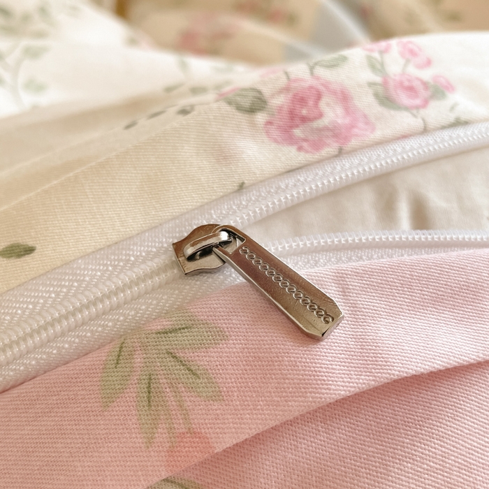 91家纺网 家纺一手货源 找家纺 吉象家纺 2025新款12868高支密全棉印花学生季三件套 碎花小兔