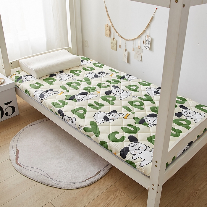 91家纺网 家纺一手货源 找家纺 暖季家纺 2025新款磨毛印花亲肤学生床垫 快乐萌犬