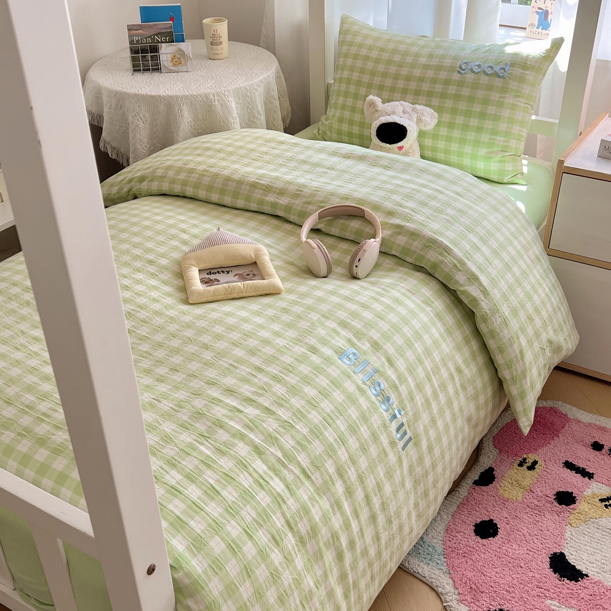 91家纺网 家纺一手货源 找家纺 丽涵家纺 2025新款色织水洗棉刺绣学生三件套 尚格-绿