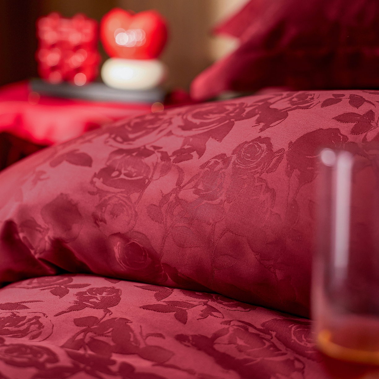 91家纺网 家纺一手货源 找家纺 轩和家居 2025新款50S长绒棉贡缎提花婚庆四件套（优惠劵之后不低于298） 玫羽