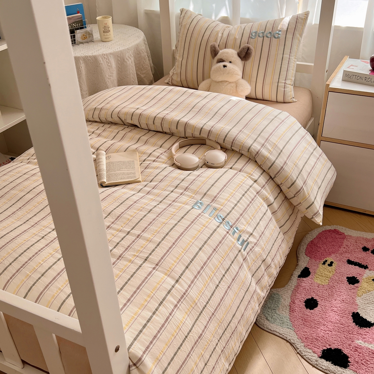 91家纺网 家纺一手货源 找家纺 丽涵家纺 2025新款色织水洗棉刺绣学生三件套 韵律-咖