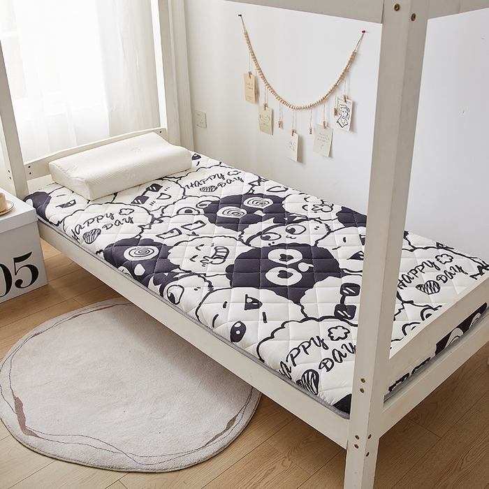 91家纺网 家纺一手货源 找家纺 暖季家纺 2025新款磨毛印花亲肤学生床垫 煤球精灵