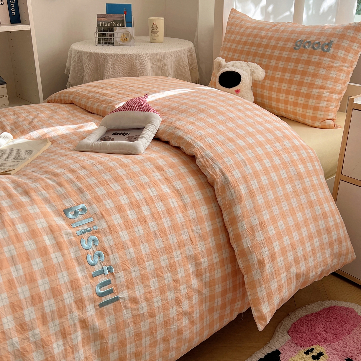 91家纺网 家纺一手货源 找家纺 丽涵家纺 2025新款色织水洗棉刺绣学生三件套 尚格-橘