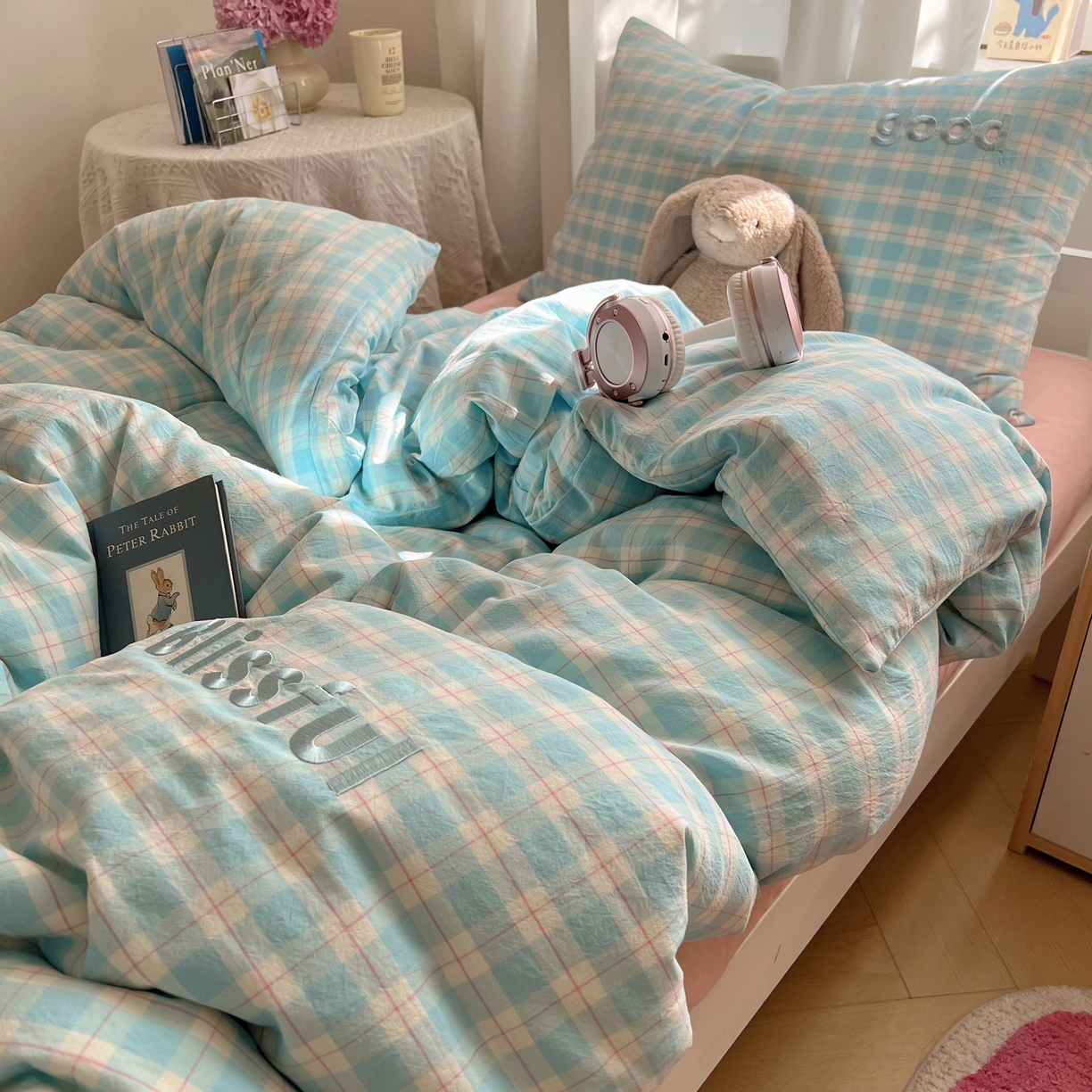 91家纺网 家纺一手货源 找家纺 丽涵家纺 2025新款色织水洗棉刺绣学生三件套 尚格-蓝