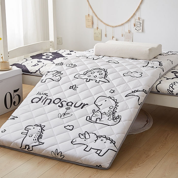 91家纺网 家纺一手货源 找家纺 暖季家纺 2025新款磨毛印花亲肤学生床垫 素描恐龙