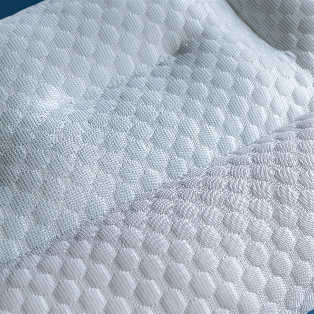 91家纺网 家纺一手货源 找家纺 （总）多品家纺 2025新款抗菌舒适冰豆豆枕芯冰丝凉感透气枕芯护颈椎助眠枕