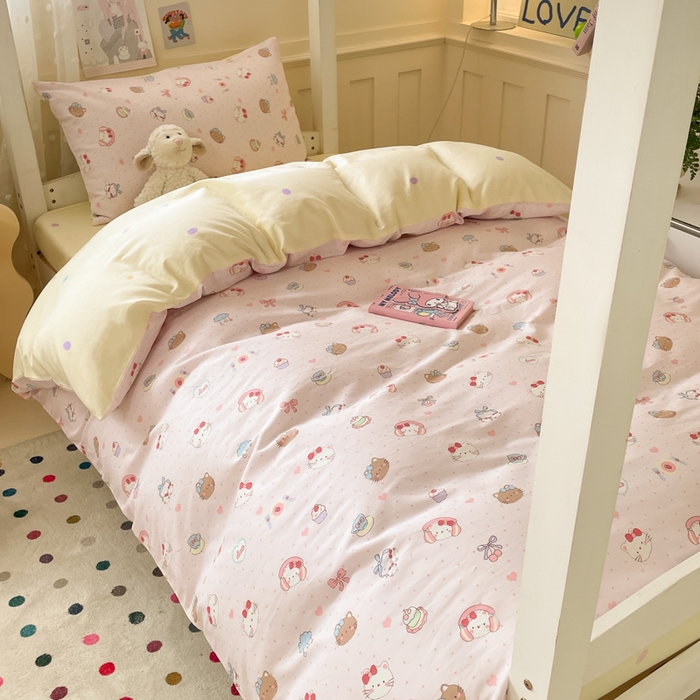 91家纺网 家纺一手货源 找家纺 吉象家纺 2025新款12868高支密全棉印花学生季三件套 爱心猫咪酱