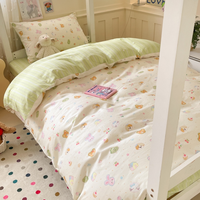 91家纺网 家纺一手货源 找家纺 吉象家纺 2025新款12868高支密全棉印花学生季三件套 彩色小萌宠