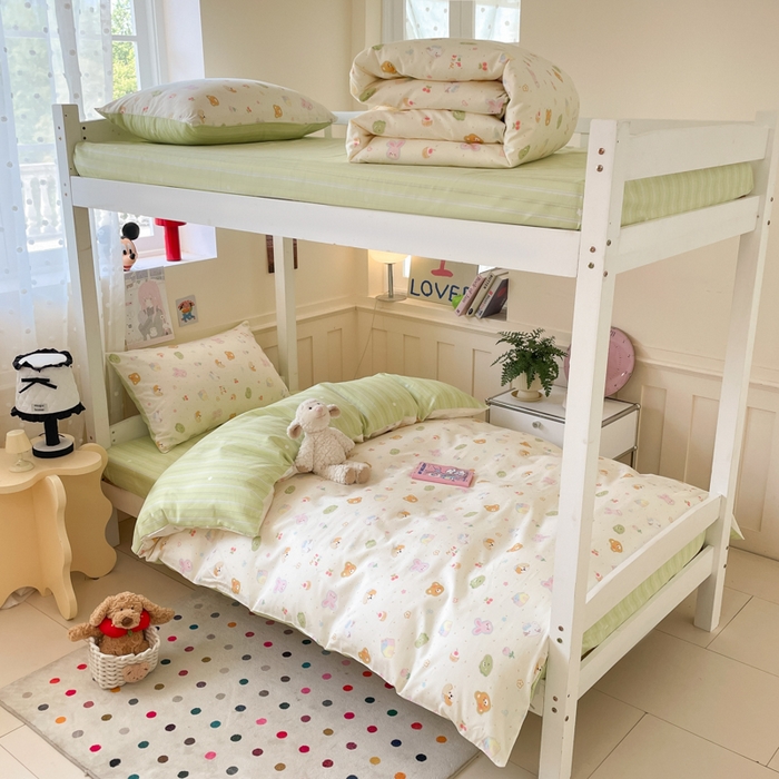 91家纺网 家纺一手货源 找家纺 吉象家纺 2025新款12868高支密全棉印花学生季三件套 彩色小萌宠