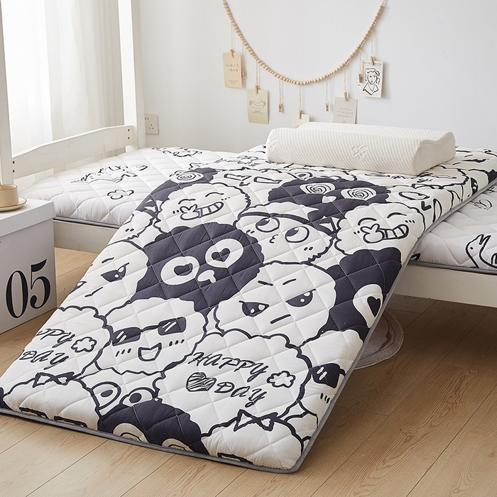 91家纺网 家纺一手货源 找家纺 暖季家纺 2025新款磨毛印花亲肤学生床垫 煤球精灵