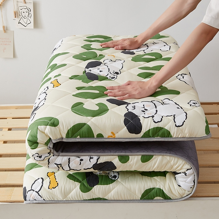 91家纺网 家纺一手货源 找家纺 暖季家纺 2025新款磨毛印花亲肤学生床垫 快乐萌犬