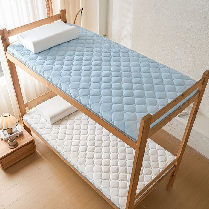 91家纺网 家纺一手货源 找家纺 暖季家纺 2025新款磨毛印花亲肤学生床垫 面包格象牙白