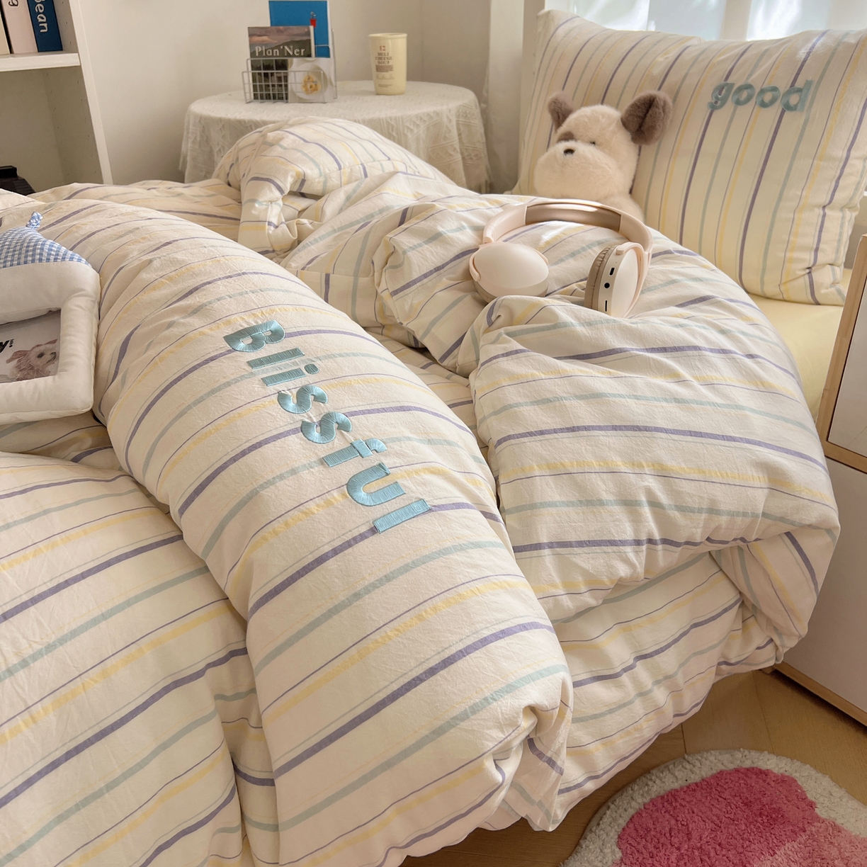 91家纺网 家纺一手货源 找家纺 丽涵家纺 2025新款色织水洗棉刺绣学生三件套 韵律-紫