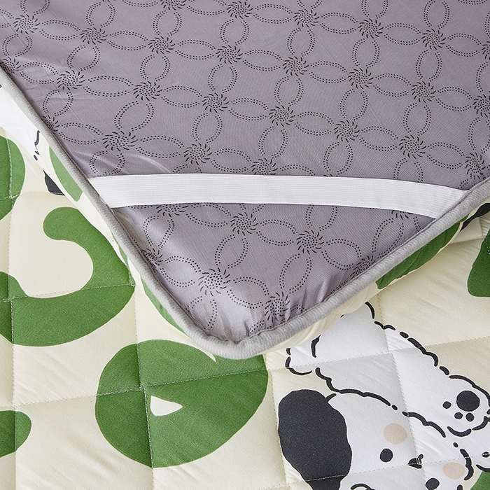 91家纺网 家纺一手货源 找家纺 暖季家纺 2025新款磨毛印花亲肤学生床垫 快乐萌犬