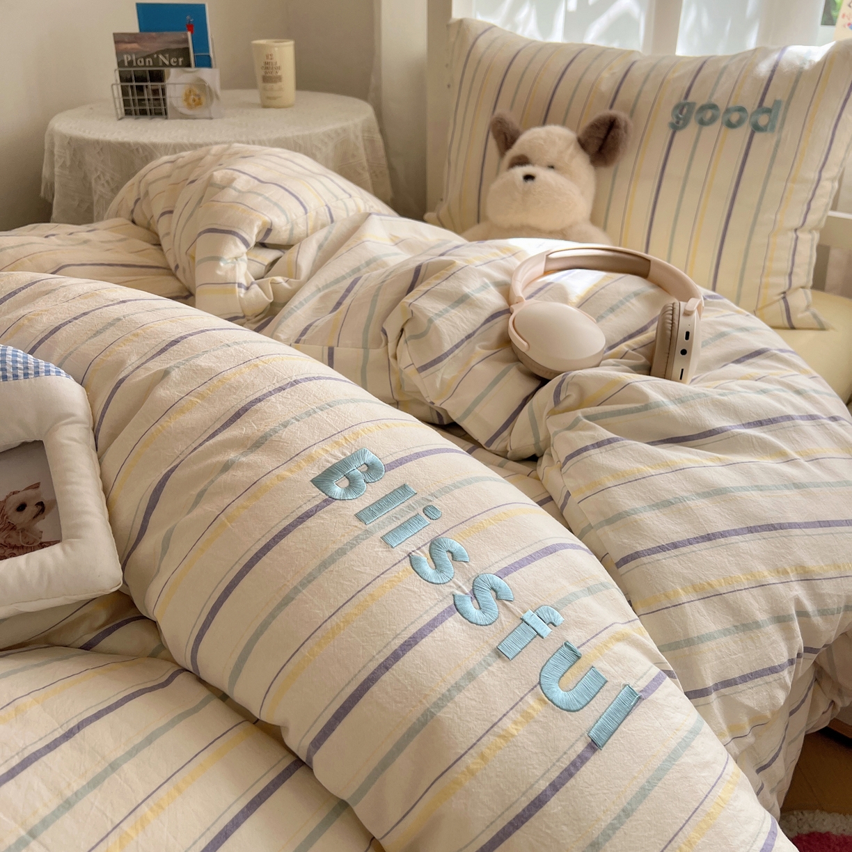 91家纺网 家纺一手货源 找家纺 丽涵家纺 2025新款色织水洗棉刺绣学生三件套 韵律-紫