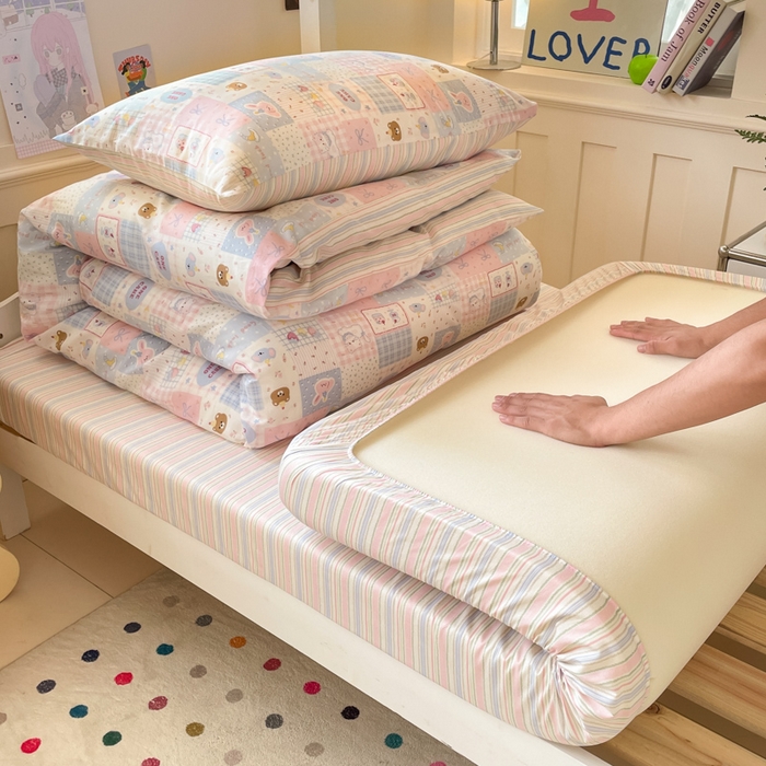 91家纺网 家纺一手货源 找家纺 吉象家纺 2025新款12868高支密全棉印花学生季三件套 甜心乐园