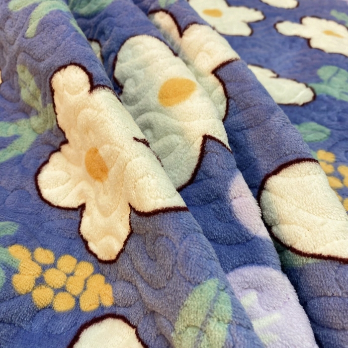 91家纺网 家纺一手货源 找家纺 梦精灵 2025新款经典款牛奶绒多功能盖毯床盖 直角-花漾