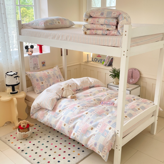 91家纺网 家纺一手货源 找家纺 吉象家纺 2025新款12868高支密全棉印花学生季三件套 甜心乐园