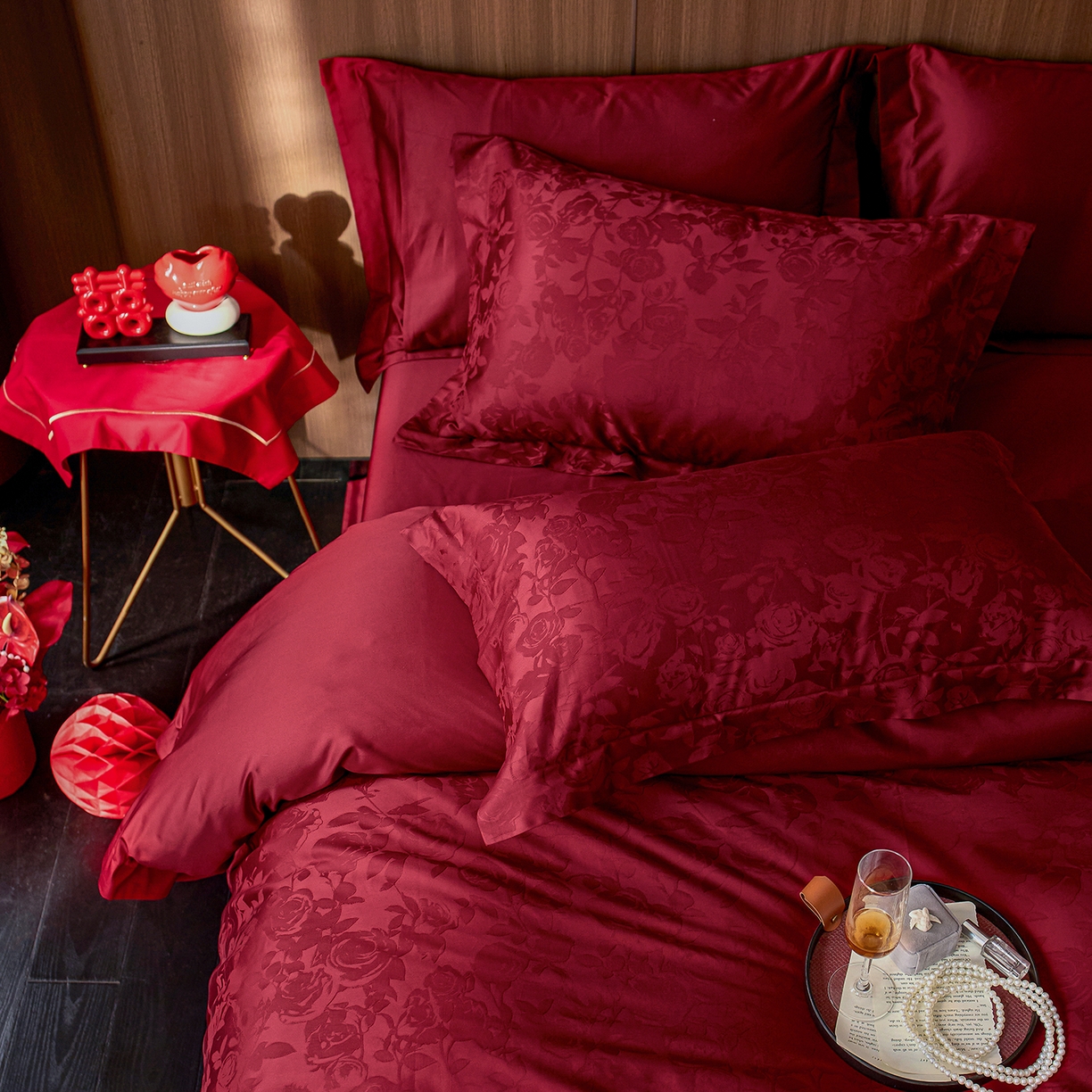 91家纺网 家纺一手货源 找家纺 轩和家居 2025新款50S长绒棉贡缎提花婚庆四件套（优惠劵之后不低于298） 玫羽